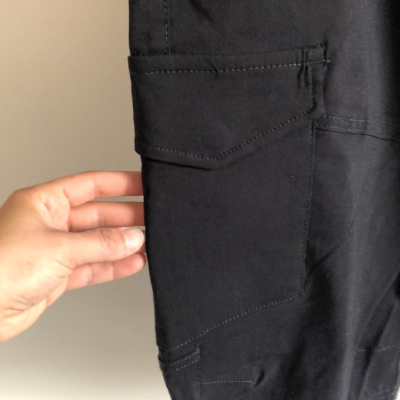 Black men stretch cargo shorts - Picture 4 of 8